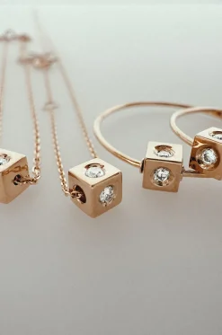 Armband aus Roségold und Diamanten Cubix
