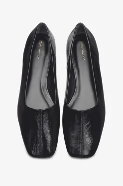 Ballerinas aus Lackleder in Crinkle-Optik Inez
