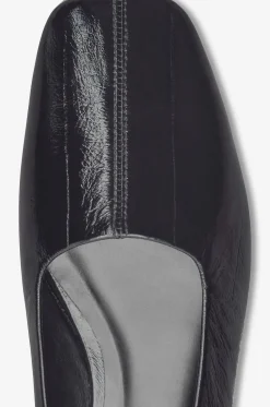 Ballerinas aus Lackleder in Crinkle-Optik Inez