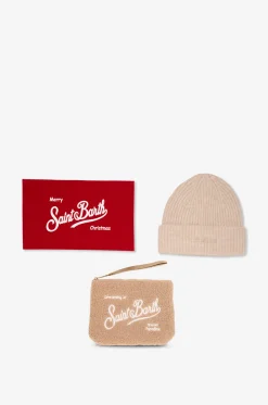 Exklusives Mütze-Täschchen-Set aus Lammfell mit Stickerei-Logo