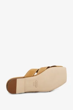 Flache Sandalen aus Leder und Wildleder