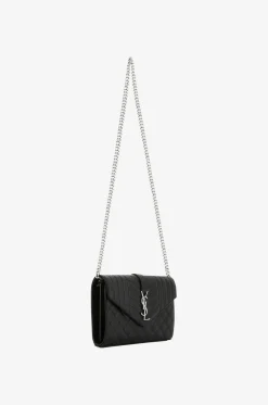 Genarbte Lederbrieftasche mit Kettengurt Cassandre Mixed Matelassé