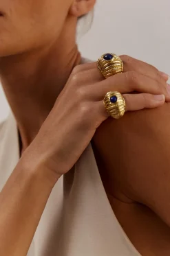 Geriffelter goldener Ring mit Lapislazuli Reef