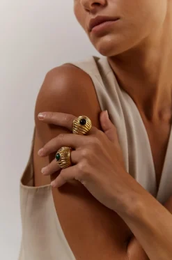 Geriffelter goldener Ring mit Malachit Reef