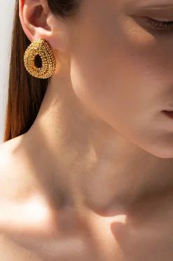 Goldene texturierte Ohrringe Loop