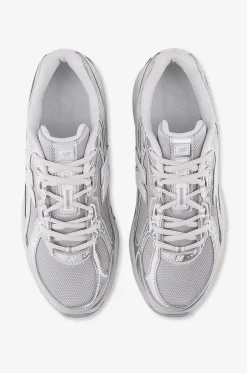 Materialmix-Schnürsneakers mit Metallic-Details 740