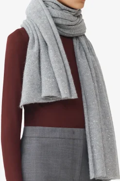 Maxi-Strickschal aus Platinum-Faden mit Pailletten