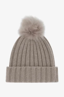 Mütze mit Bommel