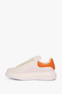 Niedrige Glattleder-Sneakers mit genarbtem Leder Oversized