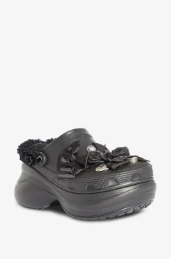 Plateau-Pantoletten aus Gummi mit Charms Crocs Jibbitz