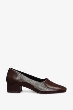 Pumps mit Blockabsatz aus Lackleder in Crinkle-Optik Inez 35
