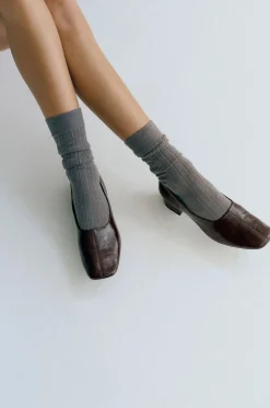 Pumps mit Blockabsatz aus Lackleder in Crinkle-Optik Inez 35