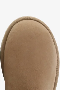 Shearling-gefütterte Wildlederstiefeletten W Classic Ultra Mini