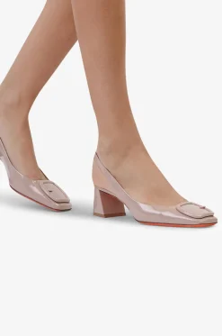 Slingback-Pumps aus Lackleder mit Blockabsatz und Schnalle 50